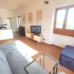 아파트 La Cascina Tra Gli Ulivi *